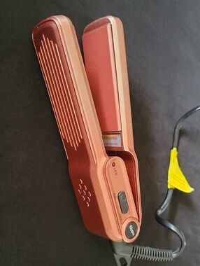 Metallic Rose Travel Flat Iron Hair Straightener